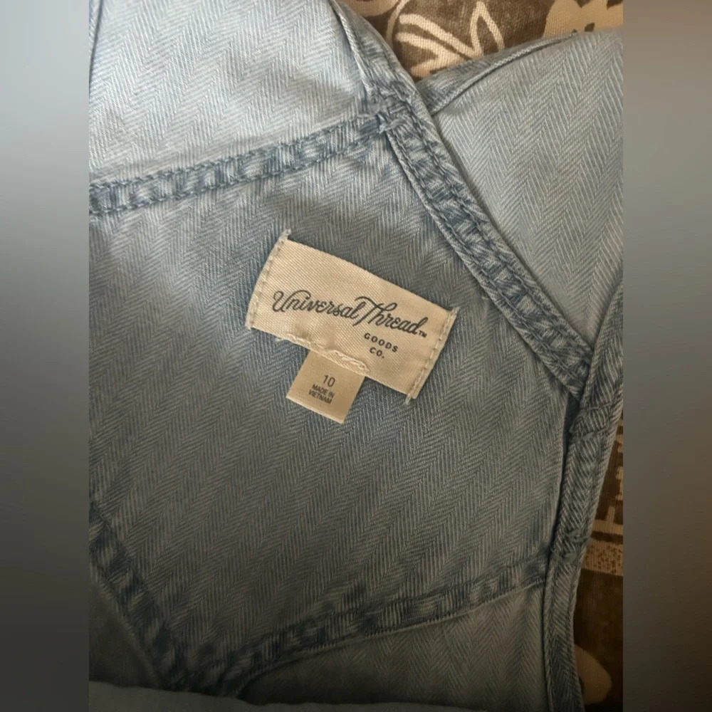 Universal Thread Light Wash Denim Overalls - Picture 6 of 11